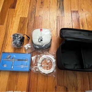 M901 Series Portable Airbrush Kit with Compressor - White